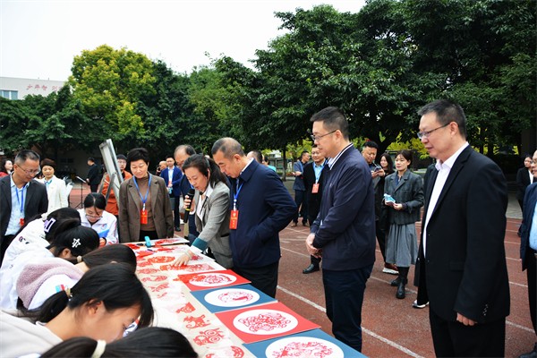 涪城区初中领导团队引领教育改革与发展新篇章